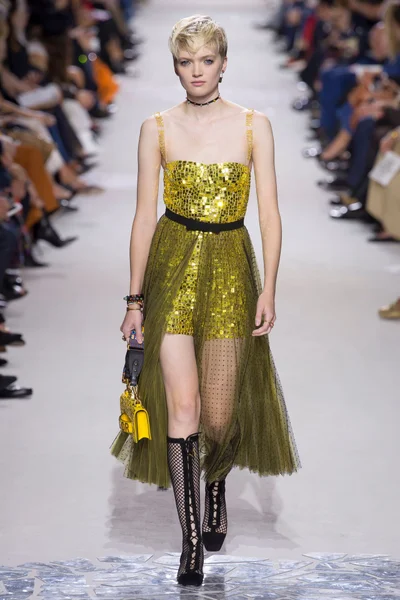 Look 80